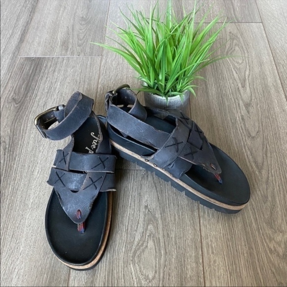 Free People Velencia Wrap Sandals In Black No Size